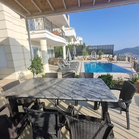 Vilă Serenity 1 *